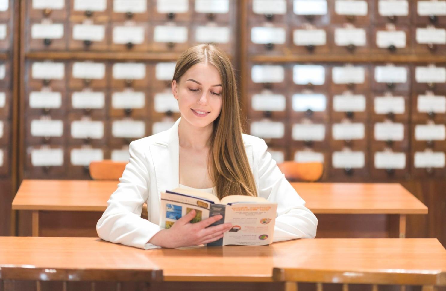 Digitale Finanztools und Lernmaterialien